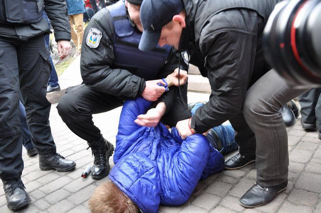 Police detains attackers of feminist rally held in downtown Kyiv 30 Police detains attackers of feminist rally held in downtown Kyiv 30