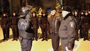 Вчера под Кабмином награждали бойцов ВВ. Недалеко от места, где "Беркут" пытал голого активиста. ФОТОрепортаж