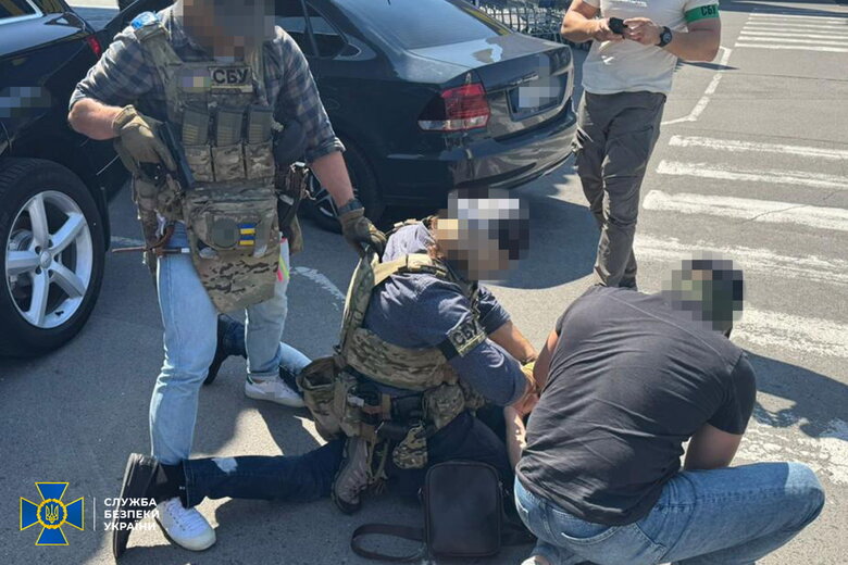 СБУ та Нацполіція затримали 12 організаторів схем ухилення від мобілізації