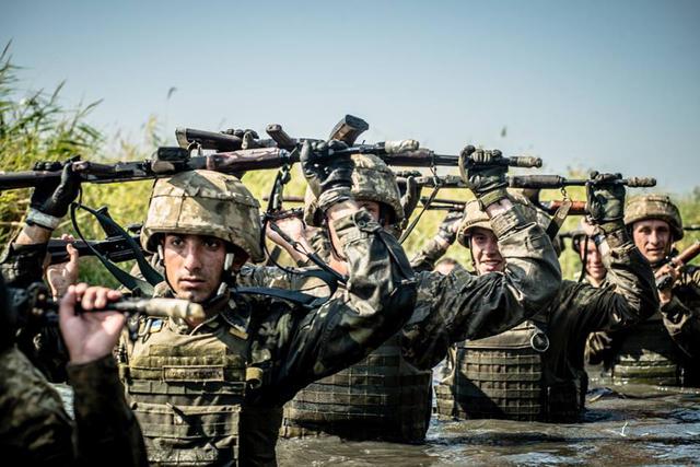 армия учения военные пехота военнослужащие черные воины морская воин береты