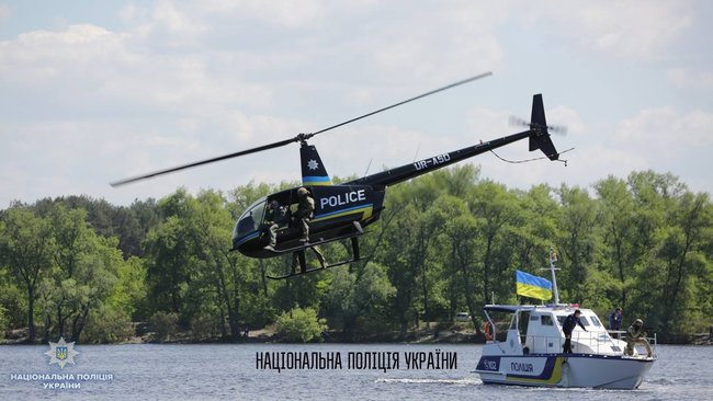 Нацполіція розпочинає набір пілотів у підрозділ повітряної підтримки 03