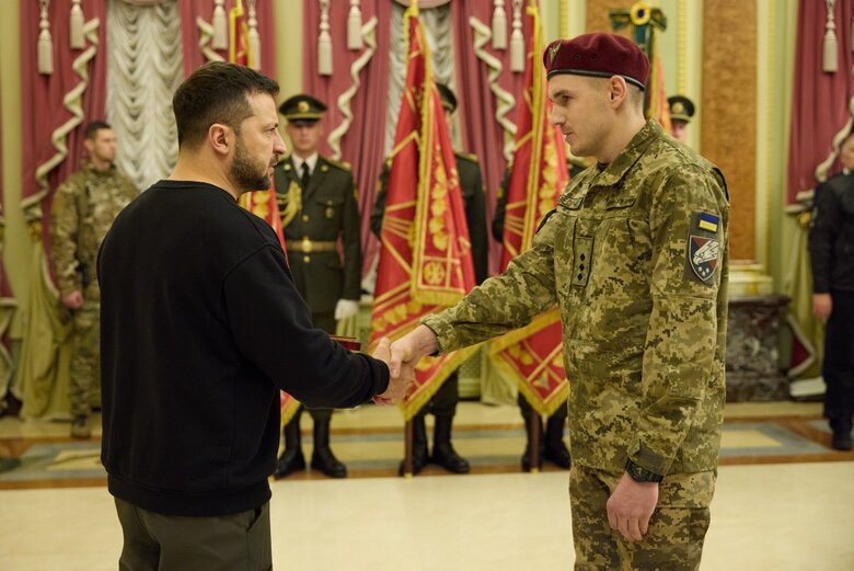 Zelenskyy presents state awards on occasion of Day of Airborne Assault Forces 08 Zelenskyy presents state awards on occasion of Day of Airborne Assault Forces 08