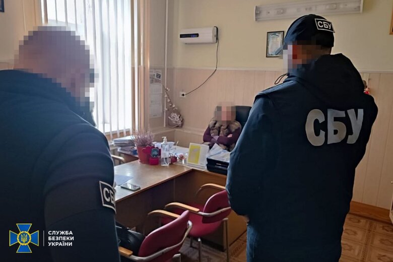 У керівниці МСЕК на Миколаївщині вилучили 450 тис. доларів США та колекцію ювелірних виробів