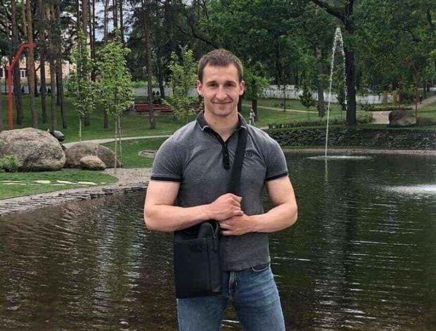 В Ірпені відкрили пам’ятну дошку захиснику України Сергію Смірнову, який загинув під час оборони міста 01
