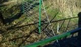 Россия отгородилась от террористов из так называемой "ЛНР" забором из колючей проволки, - соцсети. ФОТО