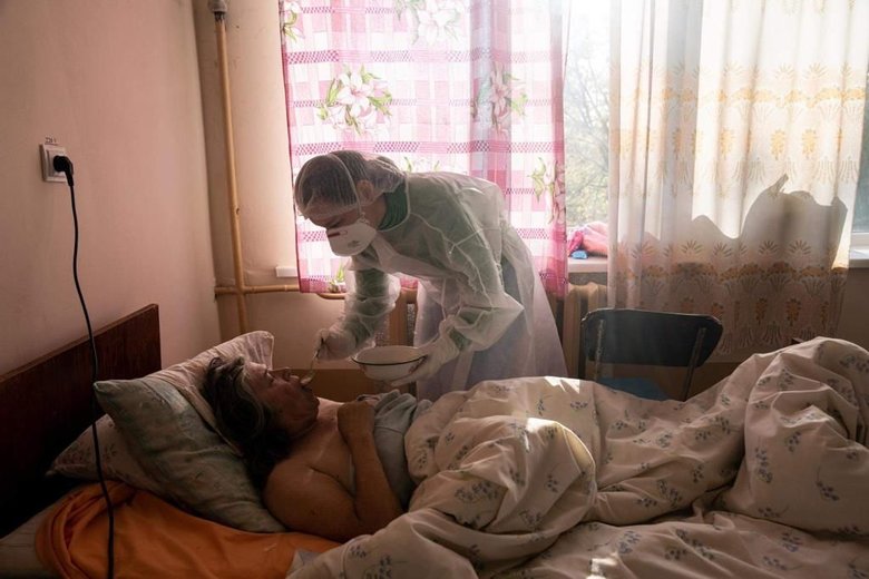 Минздрав показал жуткие фото из COVID-больницы: Пациенты в тяжелом состоянии и нуждаются в кислороде 02