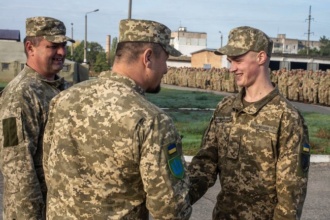 Командиру 1-го батальона 93-й ОМБр Дмитруку вручили орден Богдана Хмельницкого II степени 07