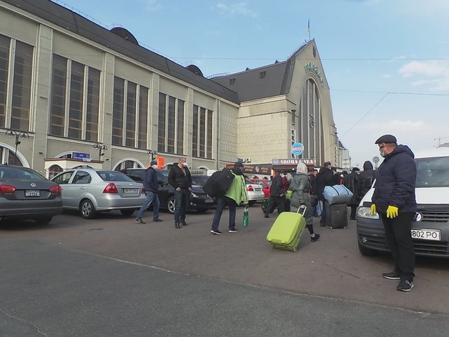 Спецпоїзд Москва-Київ привіз українців на Батьківщину 30