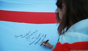 РосСМИ заговорили о нацизме в Беларуси из-за "дней вышиванки" и дорожных указателей на "мове", - Казанский. ФОТО