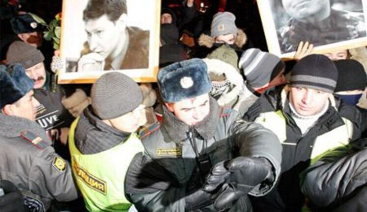 Акция памяти Маркелова и Бабуровой обернулась побоищем в центре Москвы. ФОТОрепортаж.