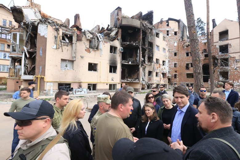 Trudeau arrived in Irpin to see horrors committed by Russian occupiers, - mayor Markushin 01