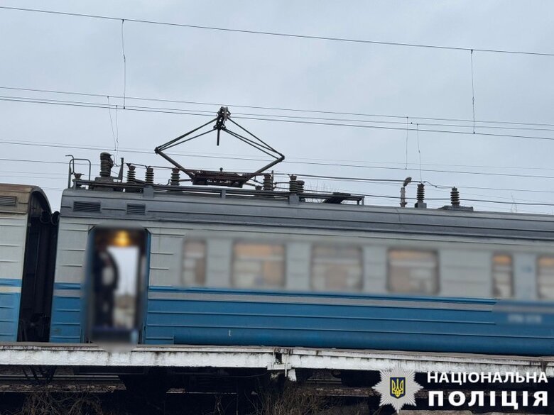 Підліток на Броварщині заліз на дах потяга, де його вдарило струмом