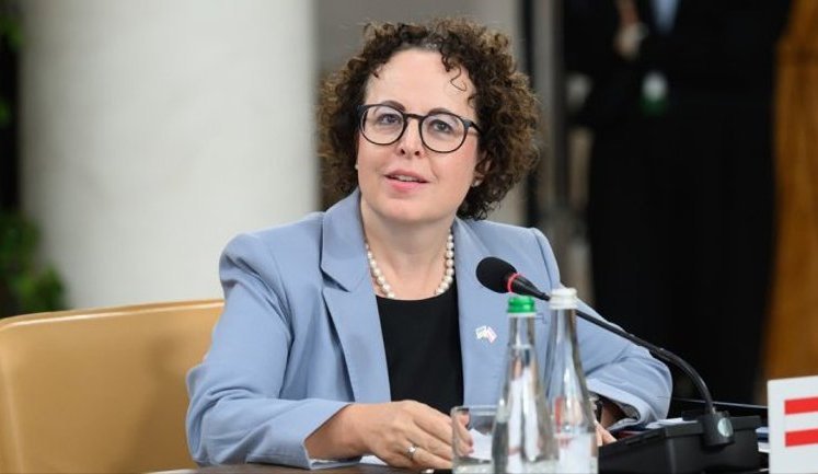 Австрия готова принять Конференцию по восстановлению Украины в 2028 году, - председатель Федерального совета Австрии Шварц-Фукс