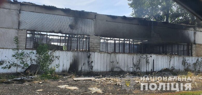 За сутки по пять вражеских попаданий выдержали Славянск и Бахмут. Под российскими обстрелами были еще 6 населенных пунктов Донбасса, - Нацполиция 11