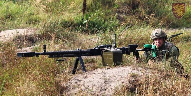 Житомирские десантники проводят учения с боевой стрельбой 03