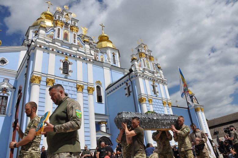 З телеведучим та військовим Карімом Гуламовим, який загинув у бою з російськими окупантами, попрощались у Києві 18
