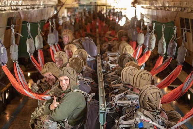 Airborne assault troops reservists ready to defend Ukraine at any time upon refresher training completion, - Poroshenko 02