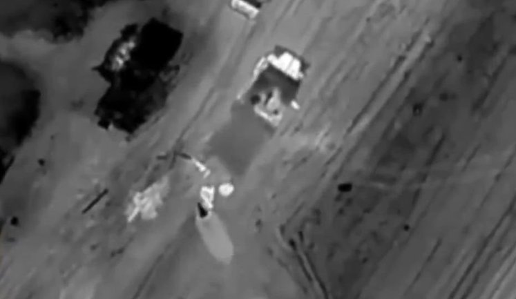 Чотири окупанти "двісті", 14 - "300": дрон ЗСУ атакував вантажівку із російськими штурмовиками. ВIДЕО