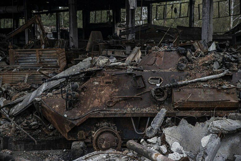 Russian occupiers’ base in Balaklia was destroyed by HIMARS 03