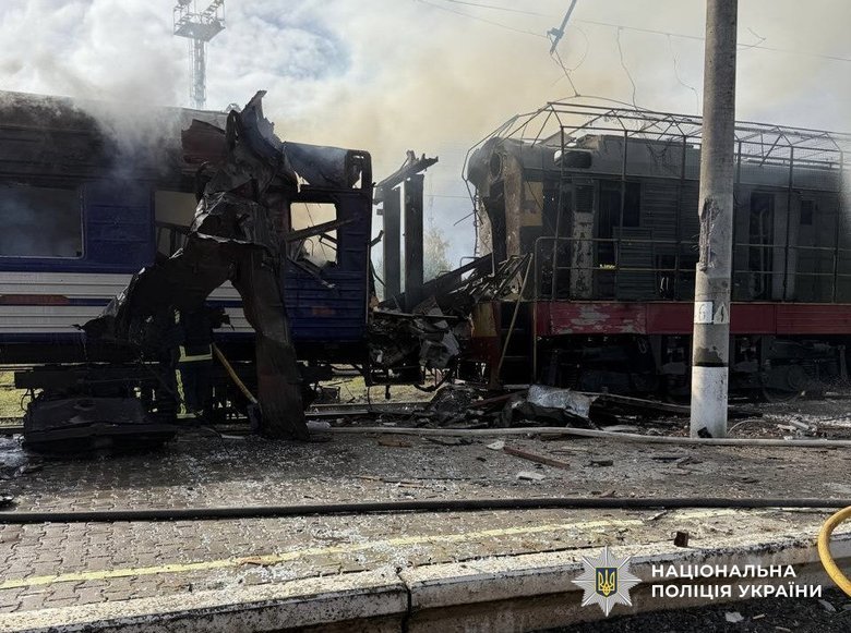 Удар РФ по вокзалу в Шостке