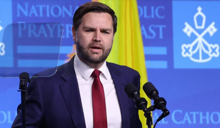 Вэнс пожаловался на проукраинских протестующих, которые мешали ему гулять с дочерью