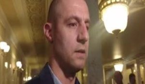"Сорочка пірвалася, лице розбилося, телефон розбився. Я в чому винен?" - нардеп Гаврилюк об инциденте с журналистом. ВИДЕО