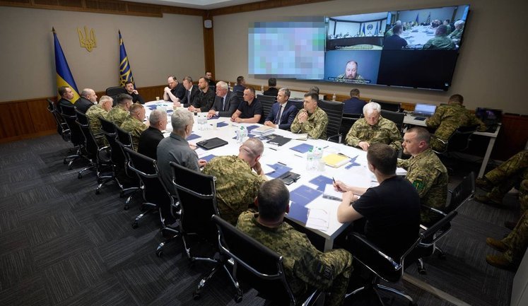Зеленський провів спеціальну Ставку: Україна має увійти у серпень максимально посиленою та підготуватись до дій РФ восени