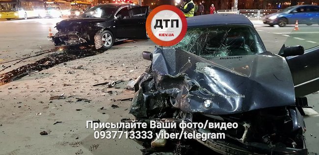Пять человек пострадали в аварии на Соломенской площади 07