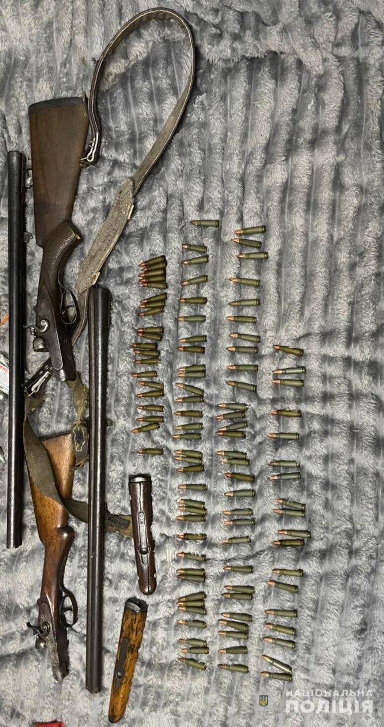 Масштабна спецоперація Нацполіції: вилучено зброю, вибухівку й наркотики