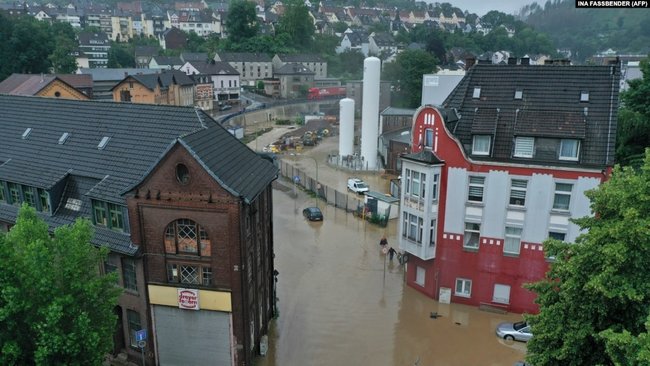 Германию затопило: 42 человека погибли, около 70 пропали без вести 08