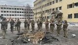 Після бомбардування військової частини бійці виконали гімн України. ВIДЕО