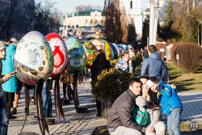 Фестиваль писанок на Софійській і Михайлівській площах Києва 03