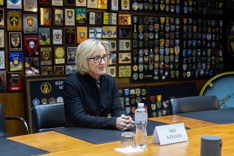 джулія девіс