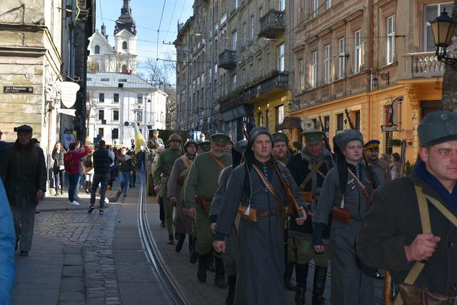 Марш славы ЗУНР прошел по центральным улицам Львова 03