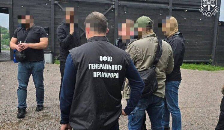 Prosecutor from regional prosecutor’s office detained for demanding $10,000 bribe to "resolve issue" in proceeding. PHOTO