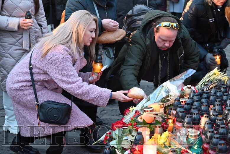 В Киеве почтили память жертв Голодомора 33