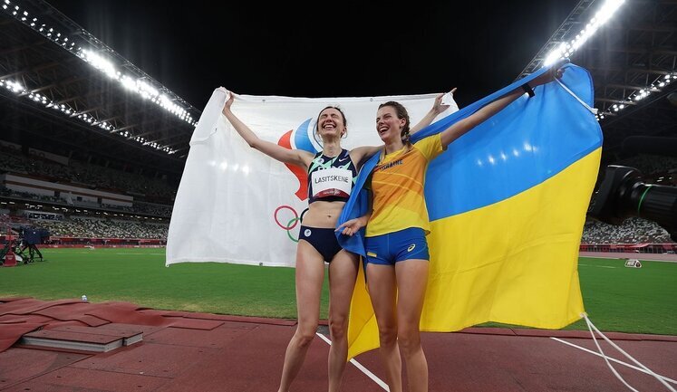 Українка Магучіх сфотографувалася зі спортсменкою збірної, яка не гідна нести свій прапор. ФОТО