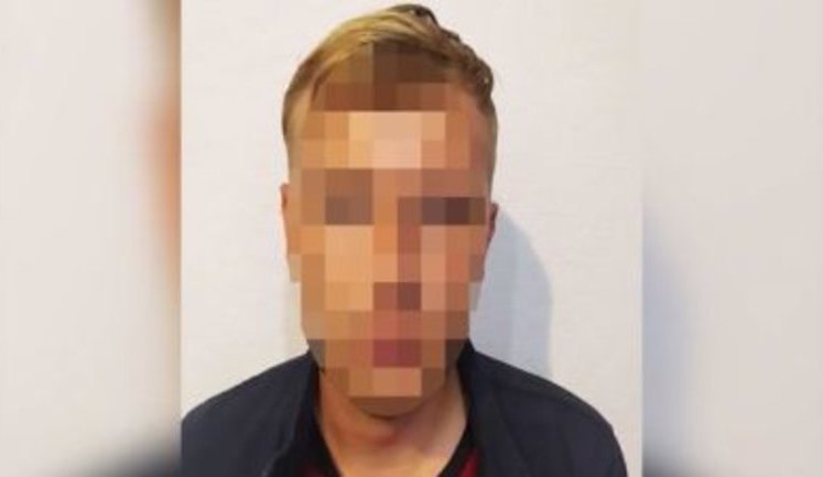 Полиция задержала 21-летнего студента, осквернившего памятник Небесной Сотне в Киеве. Говорит, что был пьян. ВИДЕО+ФОТО