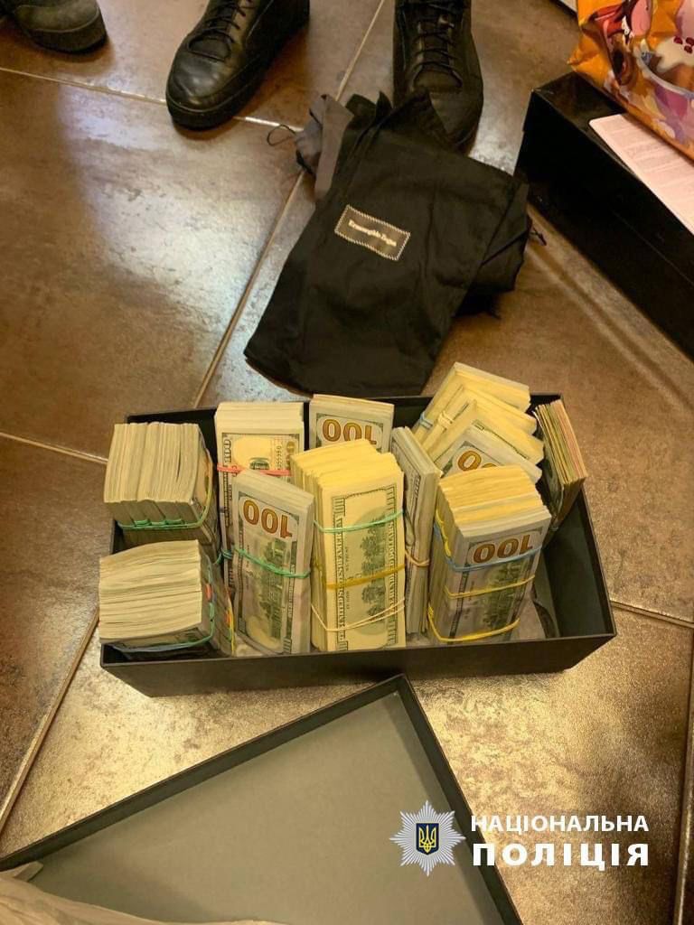 Франшиза на наркотики і годинник від путіна: подробиці спецоперації щодо затримання двадцятівських 01