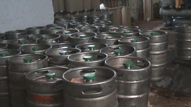 Подпольный цех по незаконному производству алкогольной продукции ликвидирован в Днепре. Изъято продукции на 2,1 млн грн 02