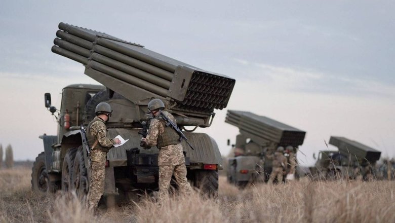 Розрахунки РСЗО БМ-21 Град тренувалися нищити танки та окупантів на адмінкордоні з окупованим Кримом 04