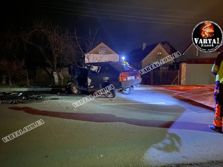 У потрійній ДТП на Львівщині загинуло двоє людей 08