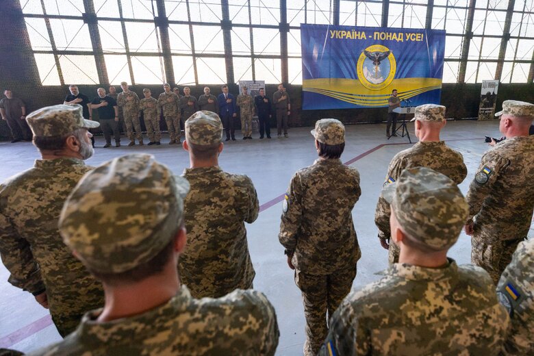 Зеленський вручив нагороди розвідникам 02
