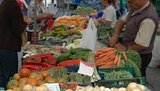 Расходы украинцев на питание и коммуналку достигли почти 60% доходов, – Госстат