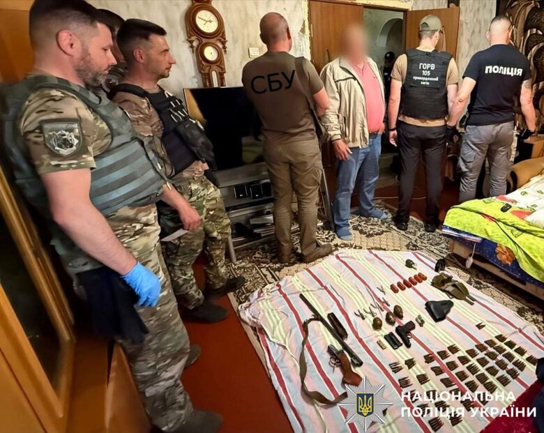 Житель Славутича хранил дома оружие
