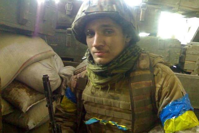 Cын всегда держал свое слово. Одно только обещание не выполнил: говорил, что вернется с войны живым, но погиб в Донецком аэропорту 02 Cын всегда держал свое слово. Одно только обещание не выполнил: говорил, что вернется с войны живым, но погиб в Донецком аэропорту 02