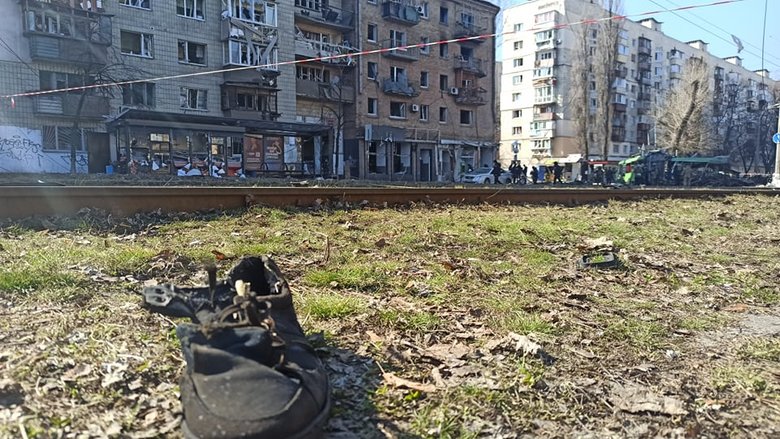 Наслідки падіння збитої російської крилатої ракети на Куренівку в Києві 35 Наслідки падіння збитої російської крилатої ракети на Куренівку в Києві 35