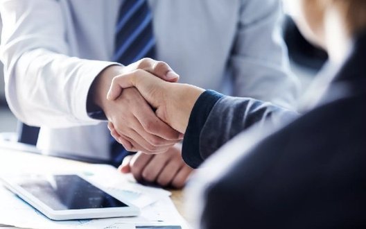 Лобіювання в Україні: Які чиновники та депутати найчастіше взаємодіють із лобістами?
