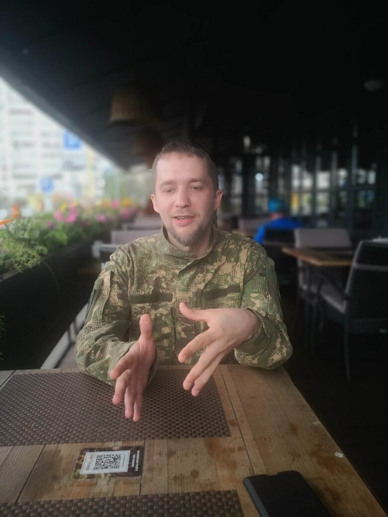 Профі радіоелектронної розвідки Михась: …Раптом на цю частоту росіян вклинюється хтось із українців і каже: доброго ранку, москалі! 02 Профі радіоелектронної розвідки Михась: …Раптом на цю частоту росіян вклинюється хтось із українців і каже: доброго ранку, москалі! 02