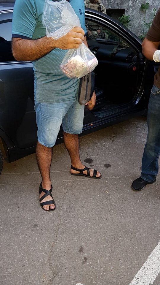 Старшого слідчого Головного управління Нацполіції в Донецькій області затримали на одержанні 28 тис. грн хабара, - СБУ 03